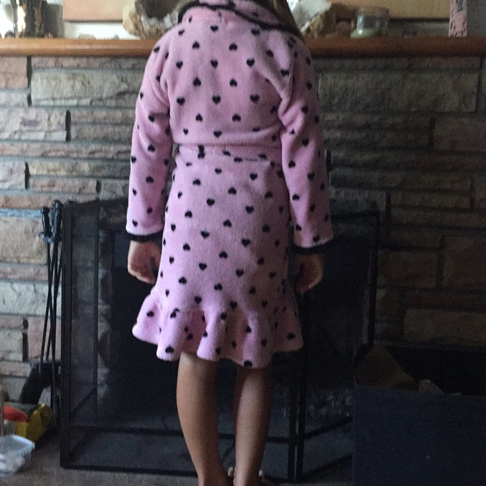 Robe - Picture 2 of 3